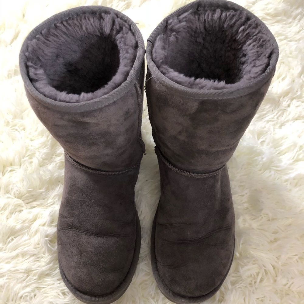 WOMENS SIZE 8 UGG BOOTS